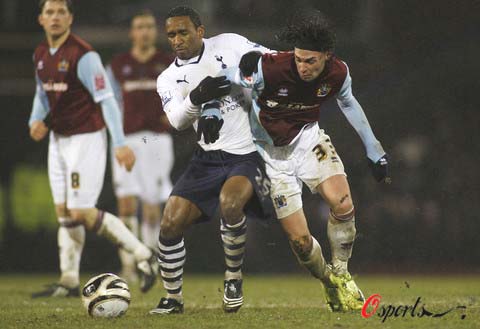 美因茨后卫科尔德甲生涯第9次染红，成德甲历史染红最多球员