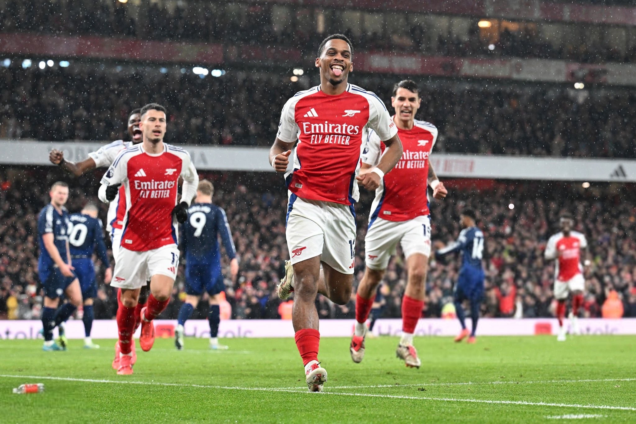 哈登爆发，却被保罗抢风头，詹姆斯表态，留给快船的机会不多了！