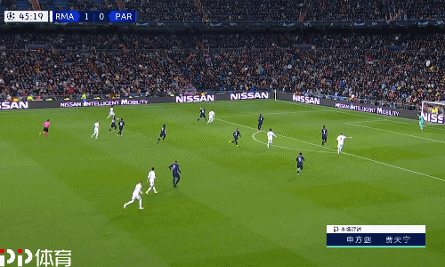 荷兰足协官方：小克鲁伊维特因伤缺战立陶宛，已经返回俱乐部