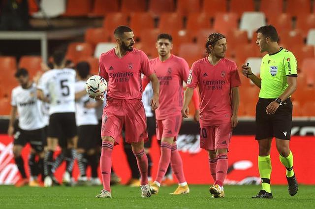 巴萨2比1逆转法兰克福，本赛季7次逆转创纪录