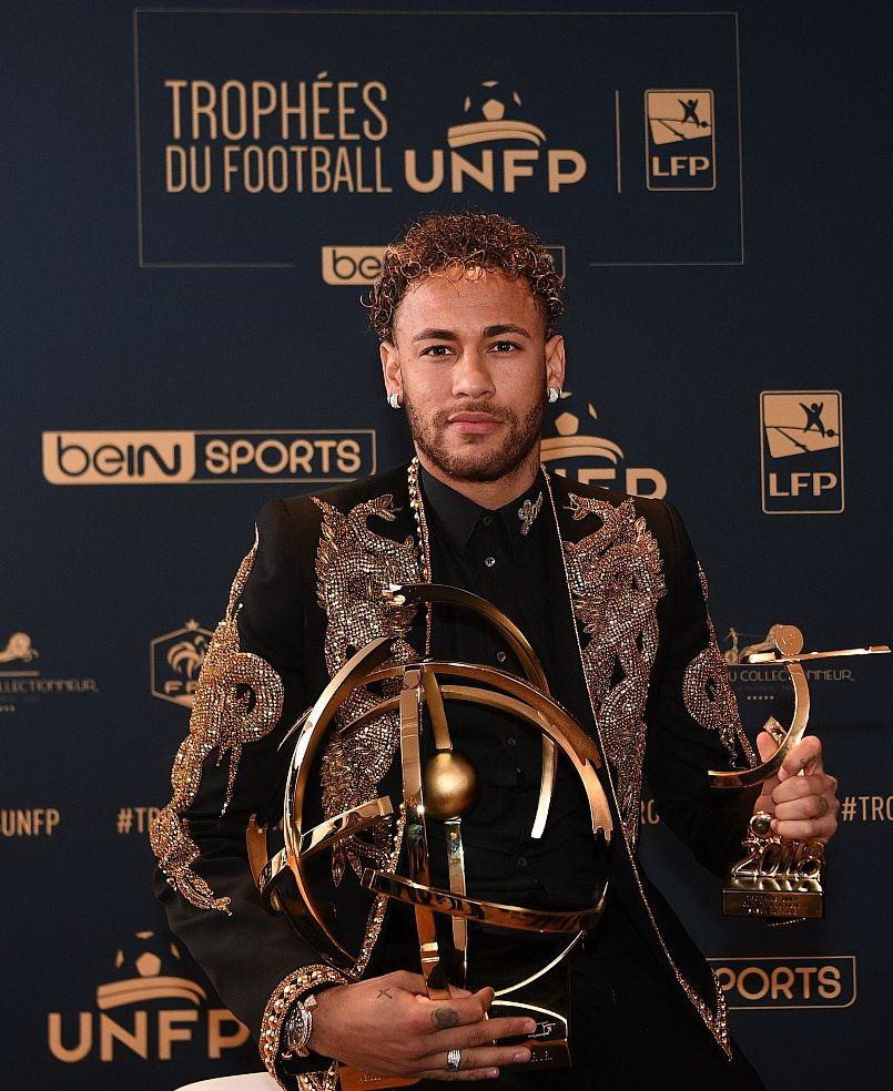 巴林U17vs中国U17：邝兆镭、万项首发，周雨诺、何思凡出战